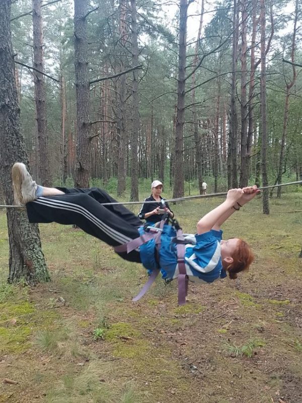 Все выше и выше... Команда "Летчики" стала победителем военно-спортивной игры "Зарница" в палаточном лагере "Эдельвейс"