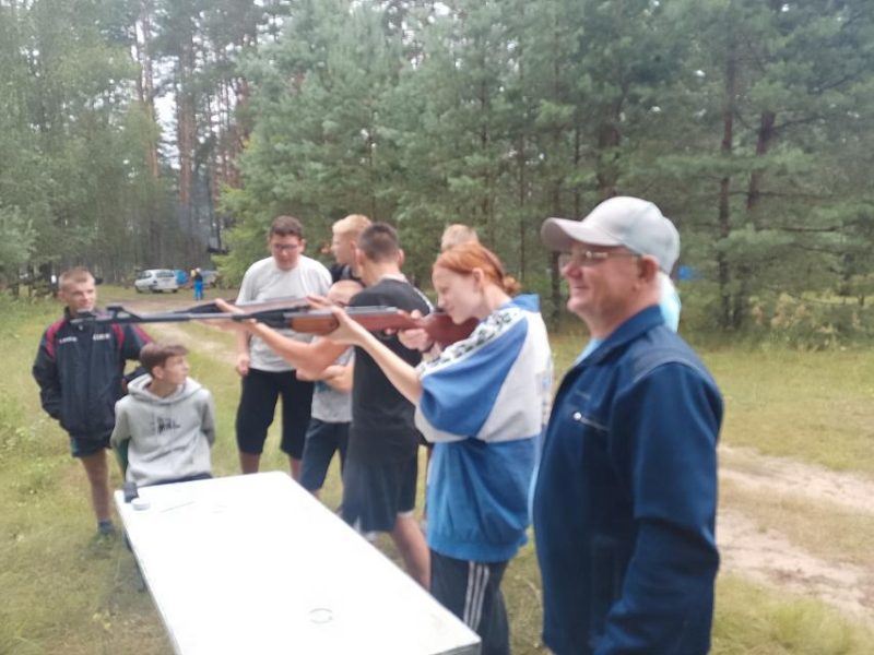 Все выше и выше... Команда "Летчики" стала победителем военно-спортивной игры "Зарница" в палаточном лагере "Эдельвейс"