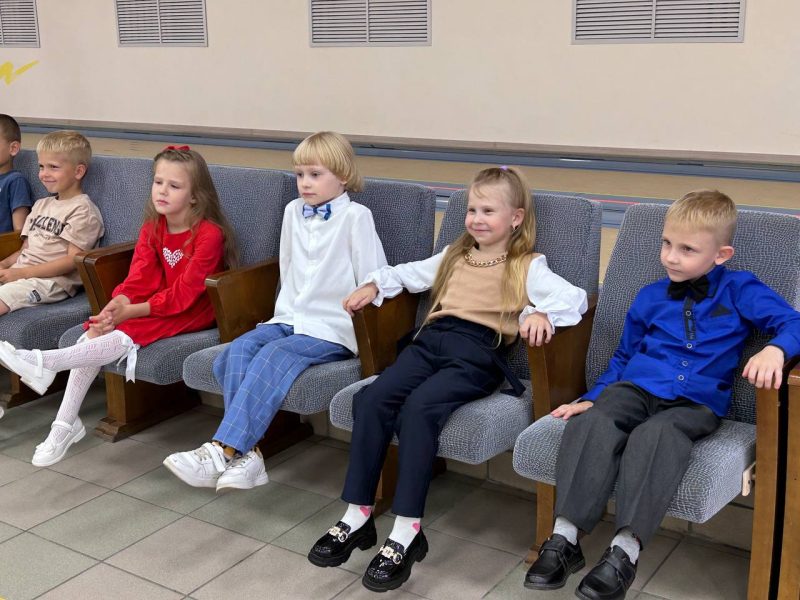 Первоклассники получили подарки к школе от Костюковичского жилкоммунхоза