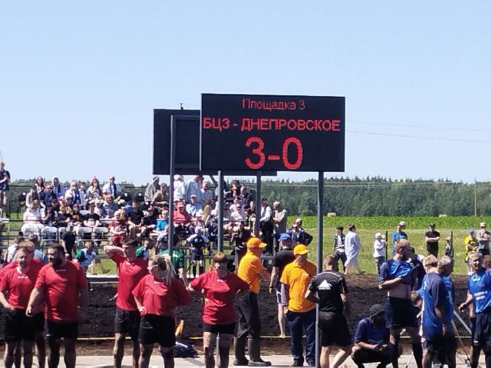 Люди на болоте. Команда БЦЗ приняла участие в турнире по торфяному футболу