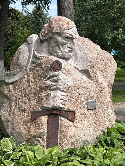 Костюковичская молодежь посетила достопримечательности Мстиславщины Костюковичская молодежь посетила достопримечательности Мстиславщины