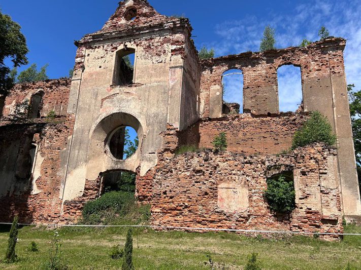 Костюковичская молодежь посетила достопримечательности Мстиславщины Костюковичская молодежь посетила достопримечательности Мстиславщины