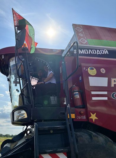 Праздник первого снопа отметили на Костюковщине Праздник первого снопа отметили на Костюковщине