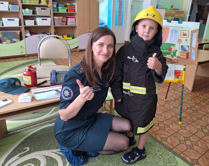 Костюковичские спасатели провели интерактивный урок для дошколят Костюковичские спасатели провели интерактивный урок для дошколят