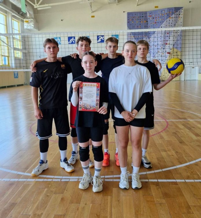 Соревнования по волейболу среди детей и подростков прошли в Костюковичах