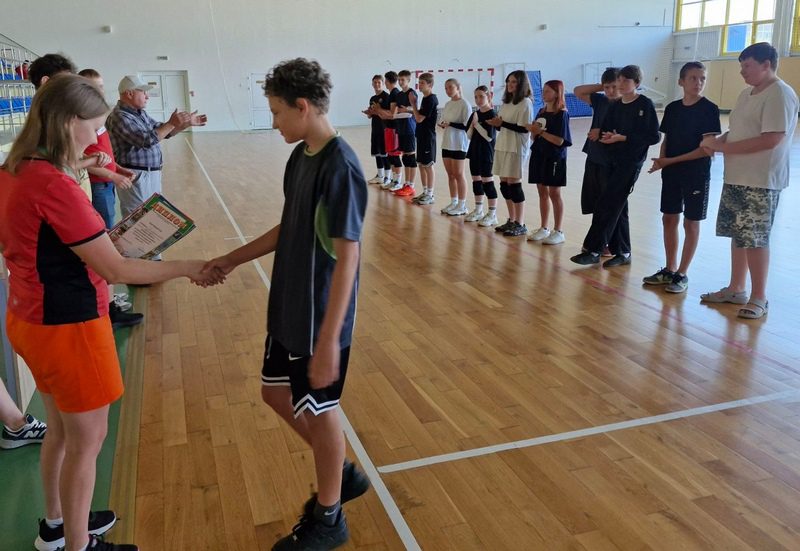 Соревнования по волейболу среди детей и подростков прошли в Костюковичах