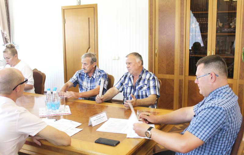 Глава Костюковичского района Вячеслав Моксачев провел прием граждан