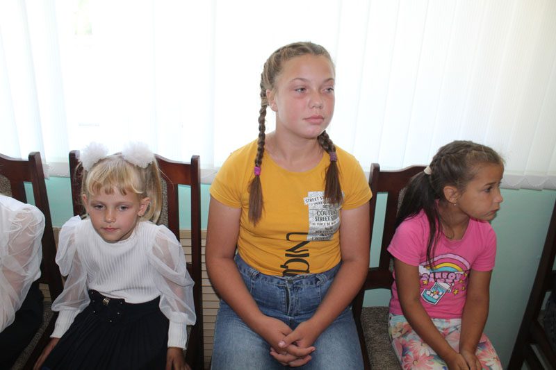 Сегодня дети из многодетных и приемных семей получили подарки к школе от Белорусского фонда мира