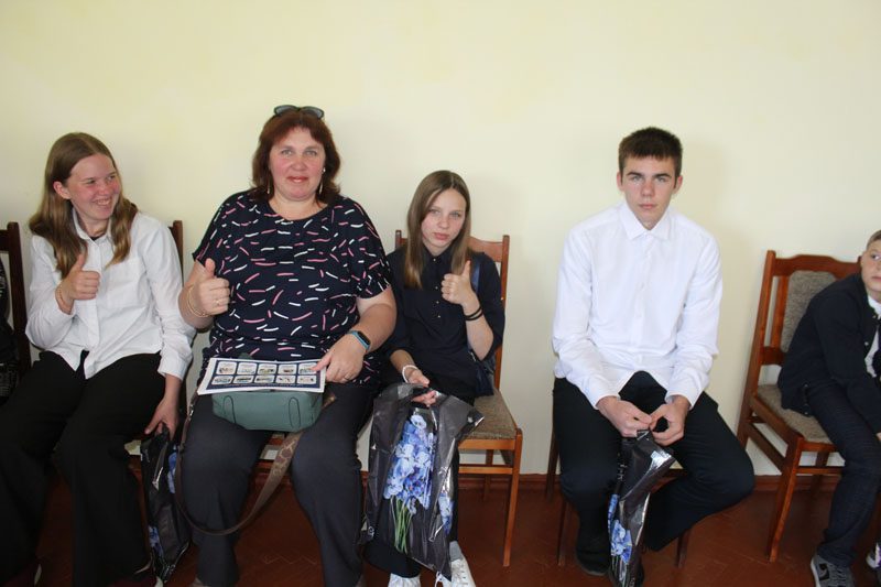 Сегодня дети из многодетных и приемных семей получили подарки к школе от Белорусского фонда мира