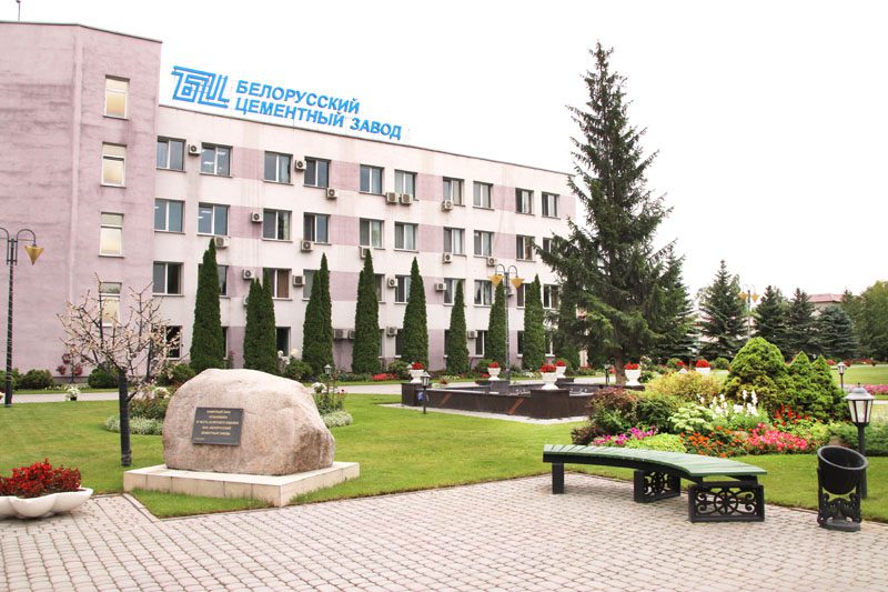 Цветущее предприятие: как на территории БЦЗ заботятся о благоустройстве