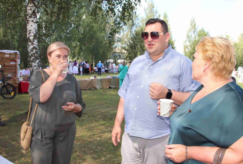 ФОТОФАКТ: неповторимый колорит "Ильинской ярмарки"