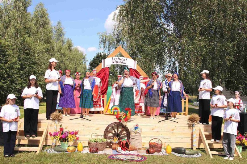 ФОТОФАКТ: неповторимый колорит "Ильинской ярмарки"