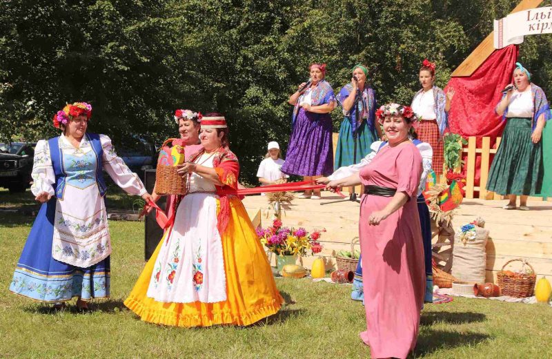 ФОТОФАКТ: неповторимый колорит "Ильинской ярмарки"