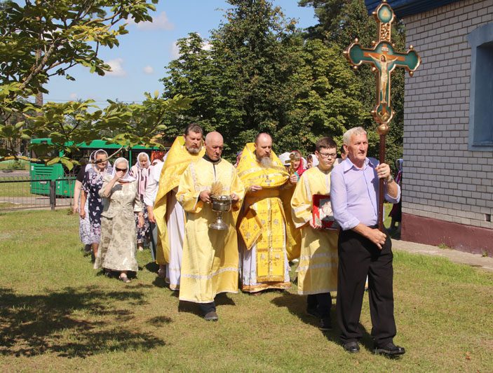 Праздник святой Марии Магдалины отметили в Костюковичах Богослужением и Крестным ходом