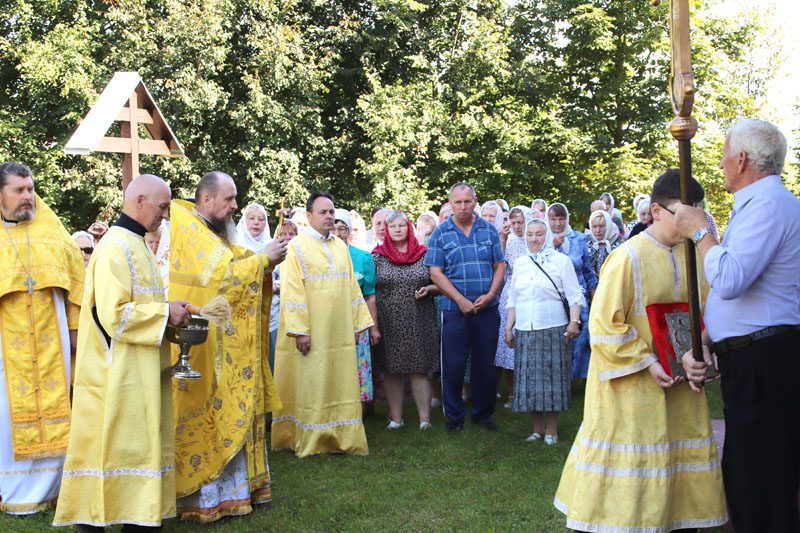 Праздник святой Марии Магдалины отметили в Костюковичах Богослужением и Крестным ходом