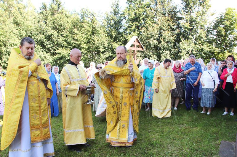 Праздник святой Марии Магдалины отметили в Костюковичах Богослужением и Крестным ходом