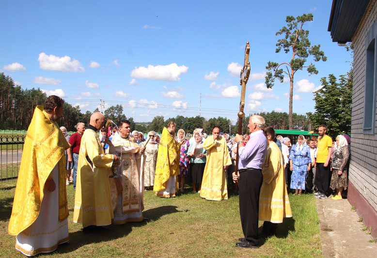 Праздник святой Марии Магдалины отметили в Костюковичах Богослужением и Крестным ходом