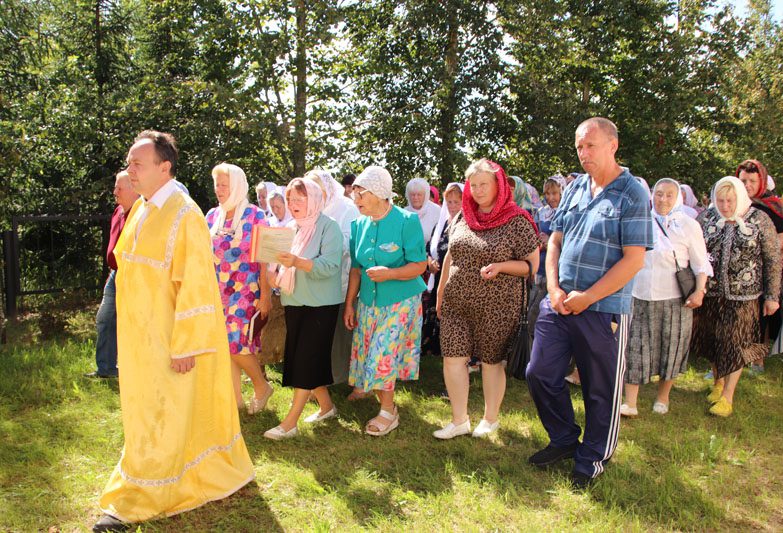Праздник святой Марии Магдалины отметили в Костюковичах Богослужением и Крестным ходом