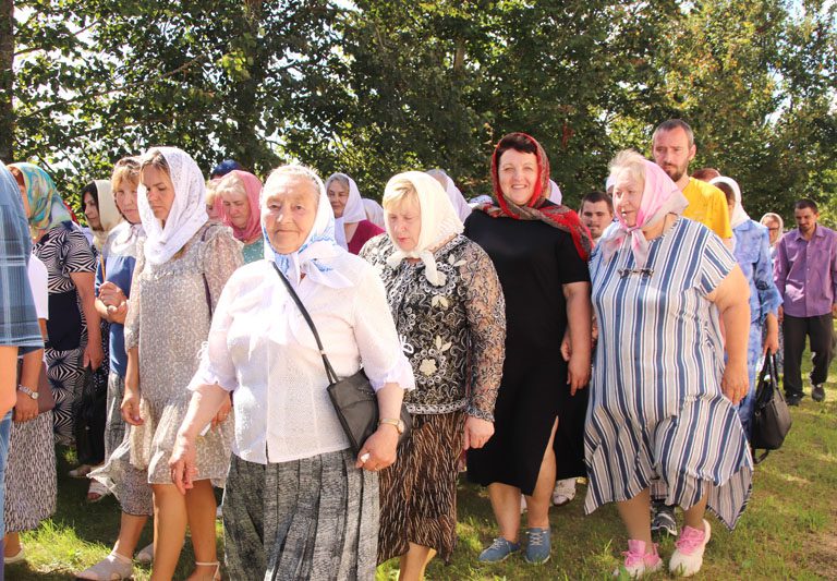 Праздник святой Марии Магдалины отметили в Костюковичах Богослужением и Крестным ходом