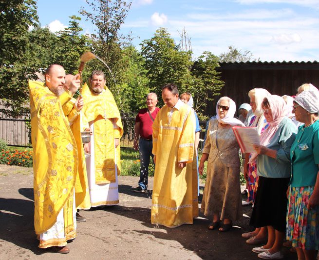 Праздник святой Марии Магдалины отметили в Костюковичах Богослужением и Крестным ходом