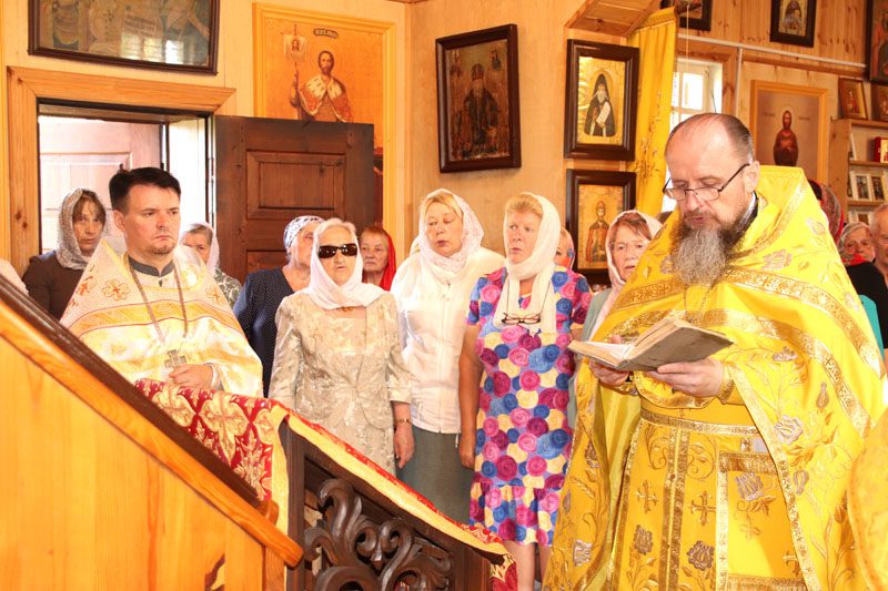 Праздник святой Марии Магдалины отметили в Костюковичах Богослужением и Крестным ходом