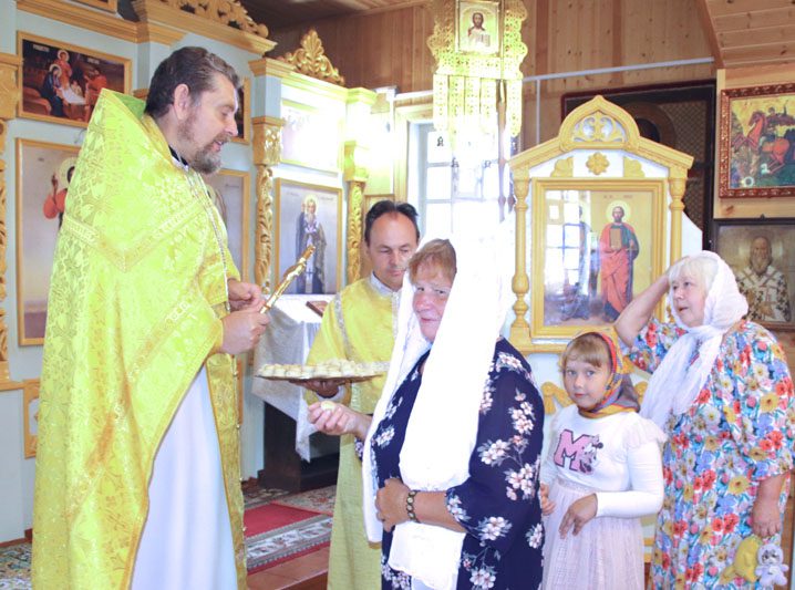 Праздник святой Марии Магдалины отметили в Костюковичах Богослужением и Крестным ходом