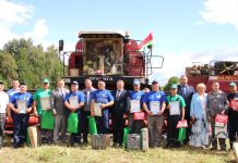 На Костюковщине пополняются ряды комбайнеров-тысячников