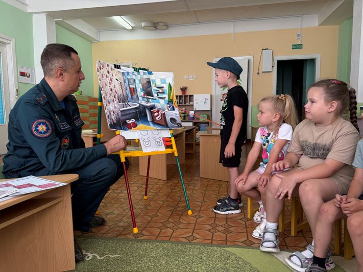 Костюковичские спасатели провели интерактивный урок для дошколят