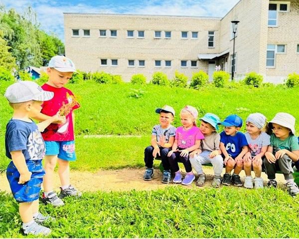 Челлендж "Краски полевых цветов" провели в детском саду №2
