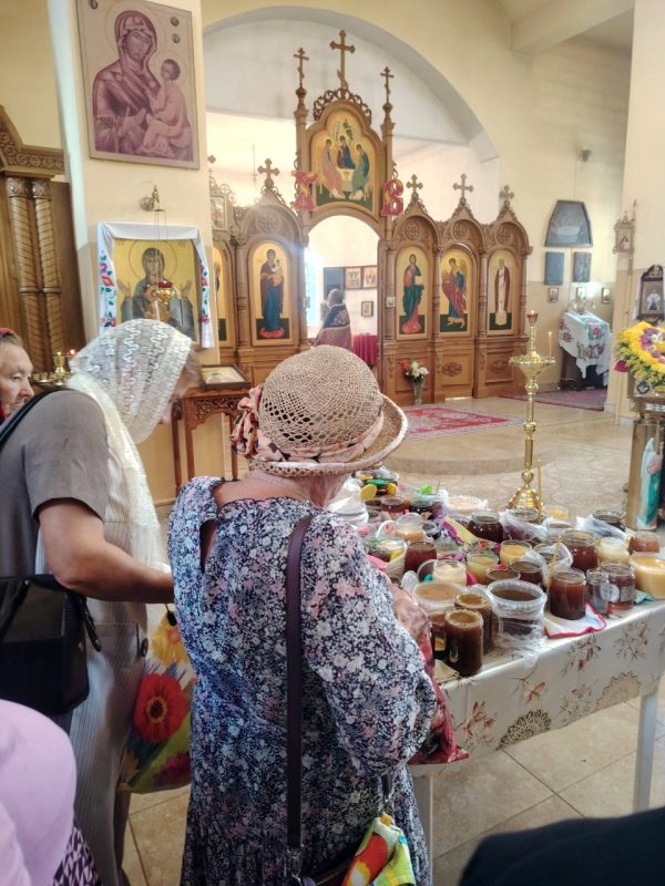 Православные костюковчане отмечают Медовый Спас