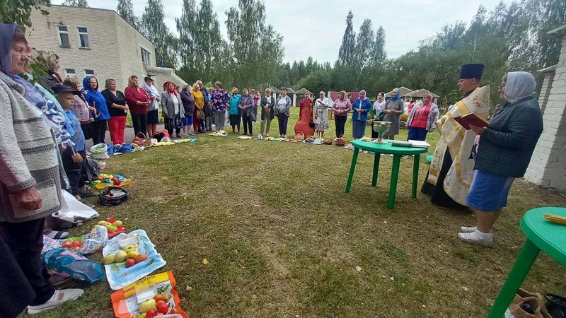 Ежегодный Яблочный Спас отпраздновали в Костюковичском районе