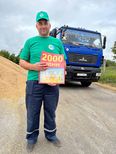 Отличились на жатве: кто пополнил список передовиков уборочной кампании на Костюковщине Отличились на жатве: кто пополнил список передовиков уборочной кампании на Костюковщине