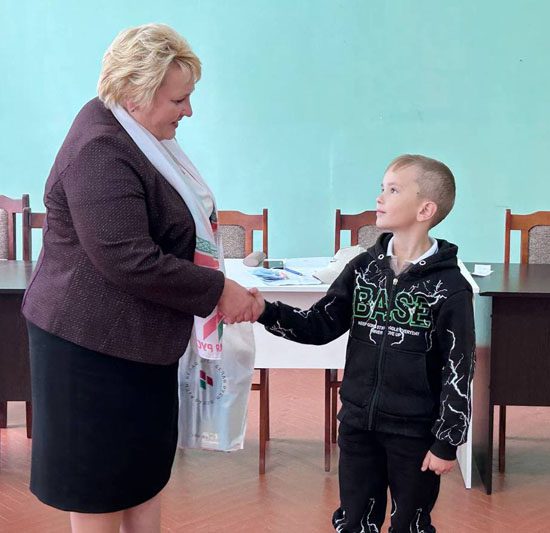 Костюковичские школьники получили подарки от РОО "Белая Русь"