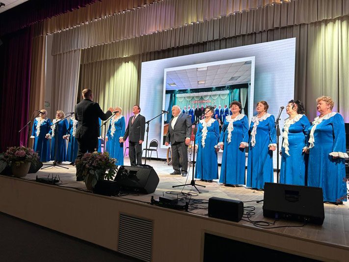 45 лет творческого пути. Народный хор ветеранов труда подтвердил свое звание на сцене РЦК