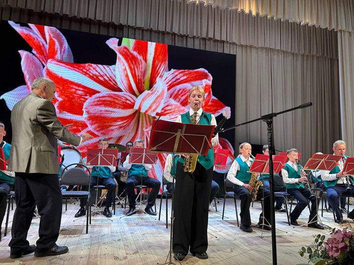 27 августа образцовый духовой оркестр "Новое поколение" отметил свое 30-летие и подтвердил звание на сцене РЦК