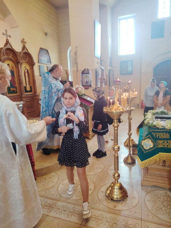 Православные верующие празднуют Успение Пресвятой Богородицы