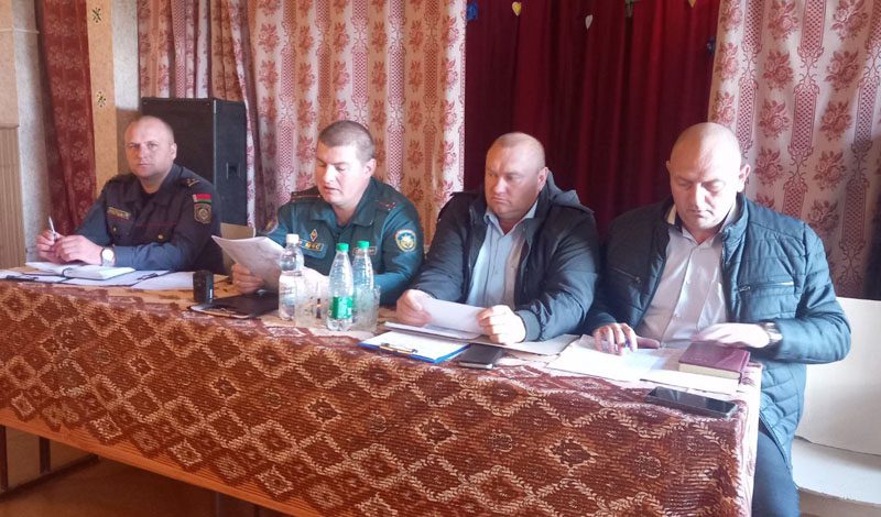 Владимиру Куцаеву вручено Благодарственное письмо за спасение жизней на пожаре Владимиру Куцаеву вручено Благодарственное письмо за спасение жизней на пожаре