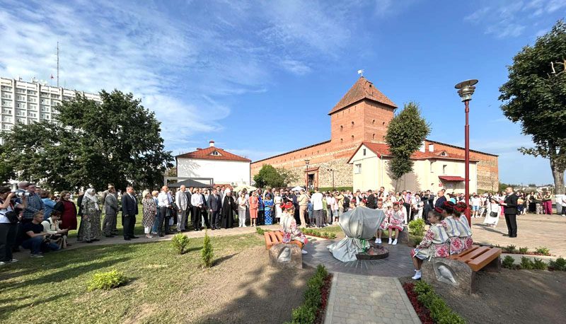 Новы арт-аб'ект з'явіўся ў Лідзе ў Дзень беларускага пісьменства