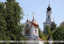 Православные верующие празднуют Усекновение главы Иоанна Предтечи