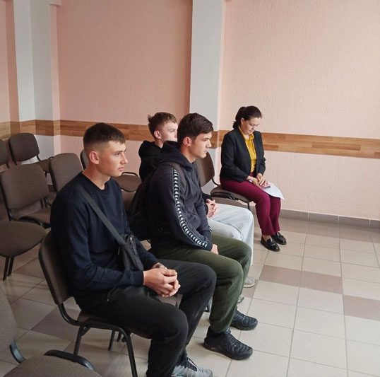 Руководство Костюковичской ПМК № 260 встретилось с молодыми специалистами