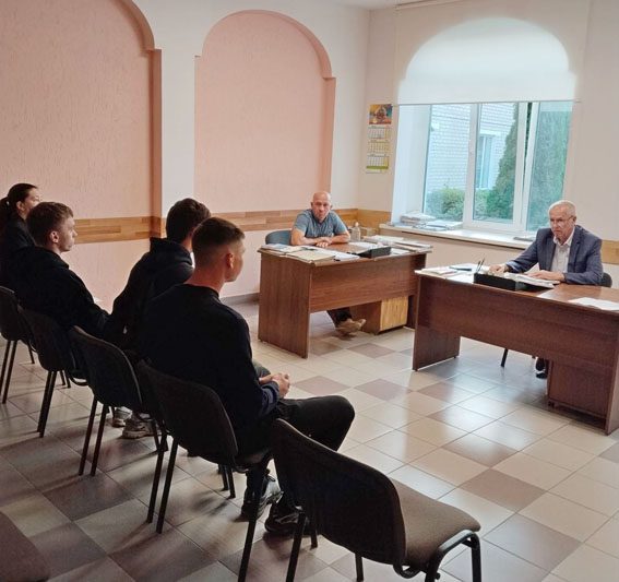 Руководство Костюковичской ПМК № 260 встретилось с молодыми специалистами