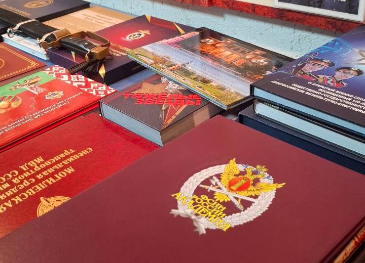 Школьники из Костюковичей окунулись в атмосферу учебного заведения МВД Школьники из Костюковичей окунулись в атмосферу учебного заведения МВД