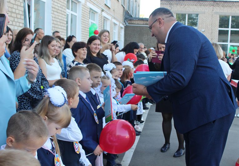 Трогательный День знаний прошел в Костюковичской средней школе №2