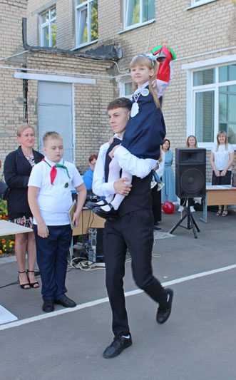 Трогательный День знаний прошел в Костюковичской средней школе №2