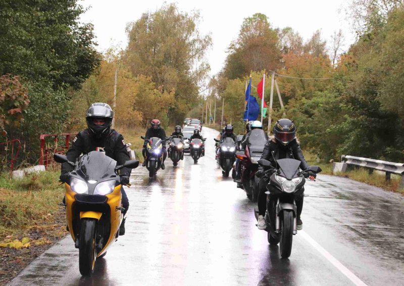 ФОТОФАКТ: Праздничный автопробег прошел в Костюковичском районе