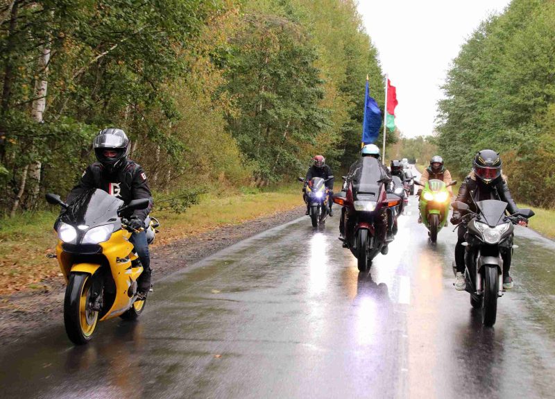 ФОТОФАКТ: Праздничный автопробег прошел в Костюковичском районе