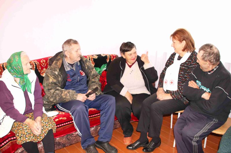 Внимание и тепло - одиноким пожилым гражданам