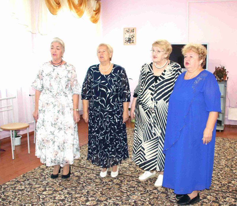 Внимание и тепло - одиноким пожилым гражданам