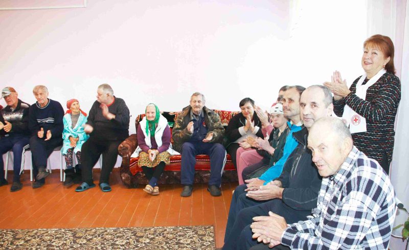 Внимание и тепло - одиноким пожилым гражданам