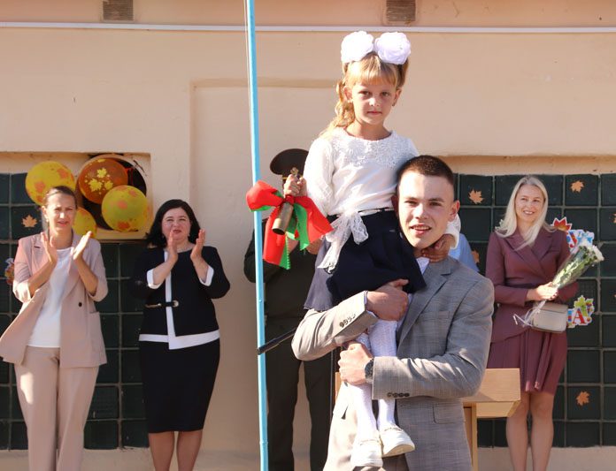 ФОТОФАКТ: Как отметили День знаний в Костюковичской средней школе №1